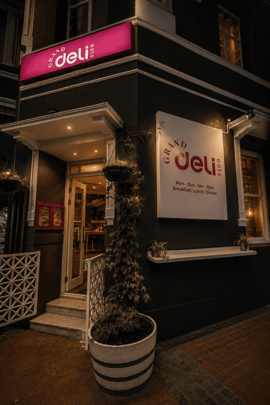 Grand Deli Cafe Ambience